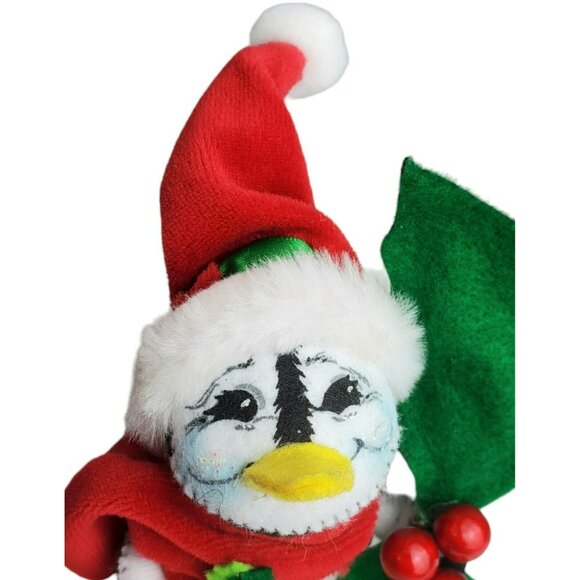 2009 Annalee Christmas Penguin Holly Berry Red Scarf Santa Hat Holiday Retired - Picture 2 of 13